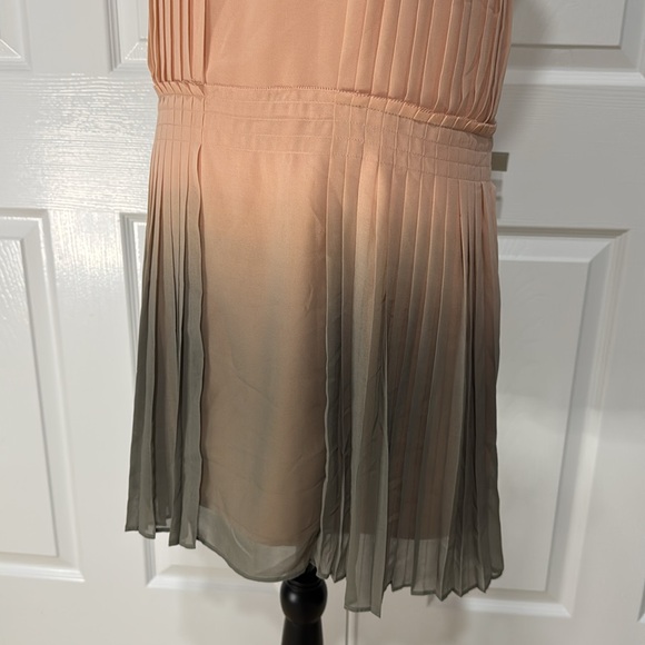 Bebe dress size 2. - Picture 3 of 7